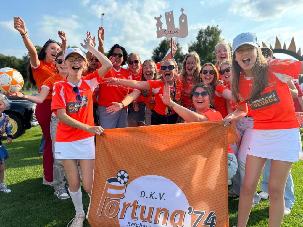 Korfbal bij VDS '25 Bergharen, Hernen, Leur, voor dames senioren en junioren