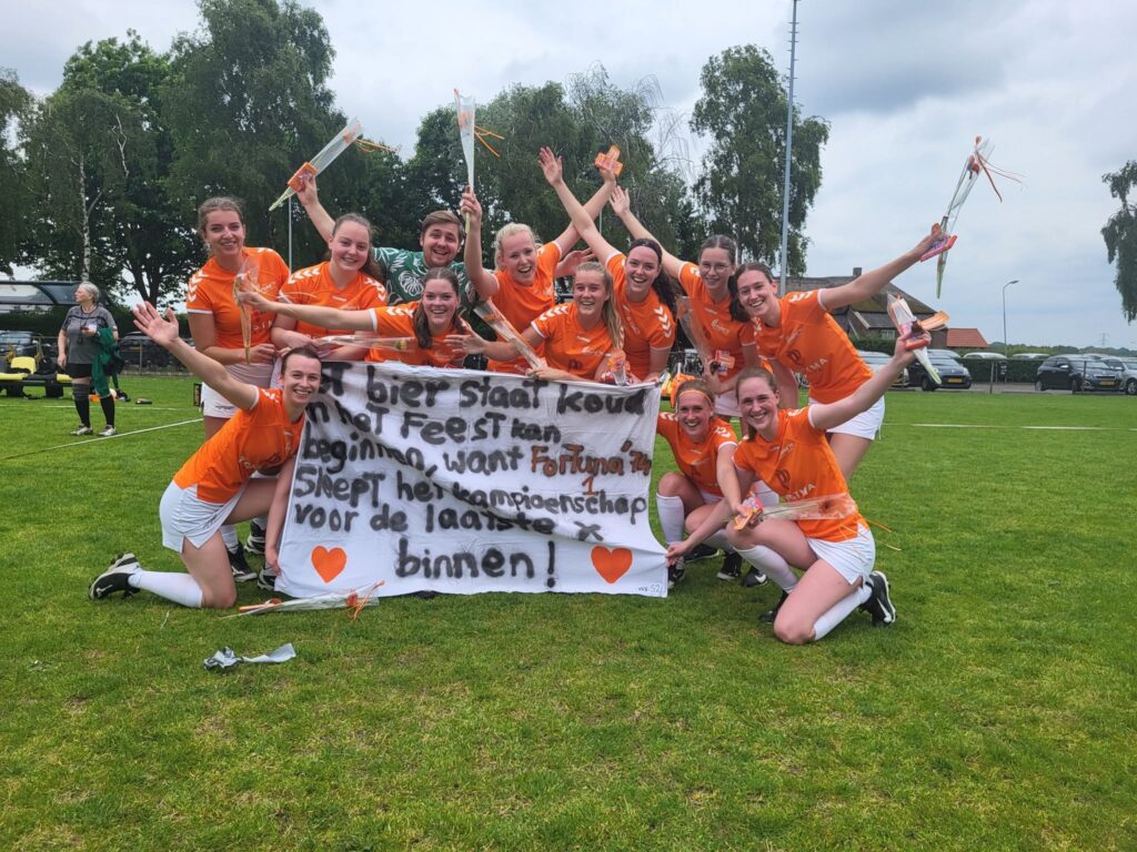 Korfbal bij VDS '25 Hernen, Bergharen, Leur, voor dames senioren en junioren