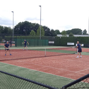 Tennis bij VDS '25 Hernen, Bergharen, Leur, voor junioren en senioren
